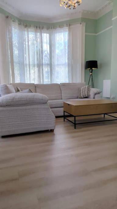 Entire Home In York City Экстерьер фото