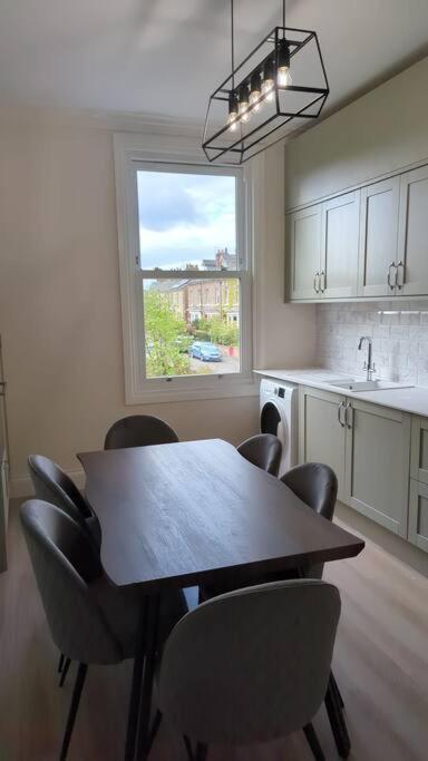 Entire Home In York City Экстерьер фото